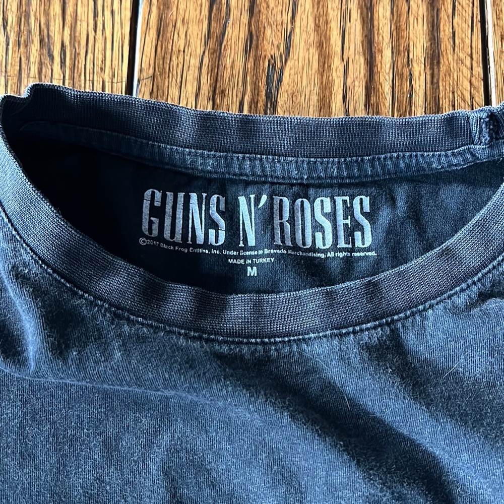 VINTAGE GUNS AND ROSES TEE - Picture 3 of 4